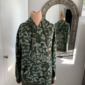 HOODIE GREEN AND BLACK MED WEIGHT PULLOVER.  SIZE MED